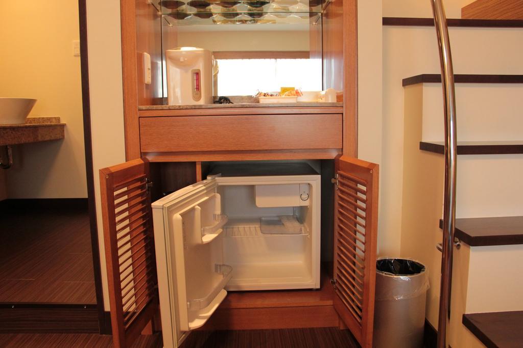 אונה Okinawa Kariyushi Beach Resort Ocean Spa מראה חיצוני תמונה