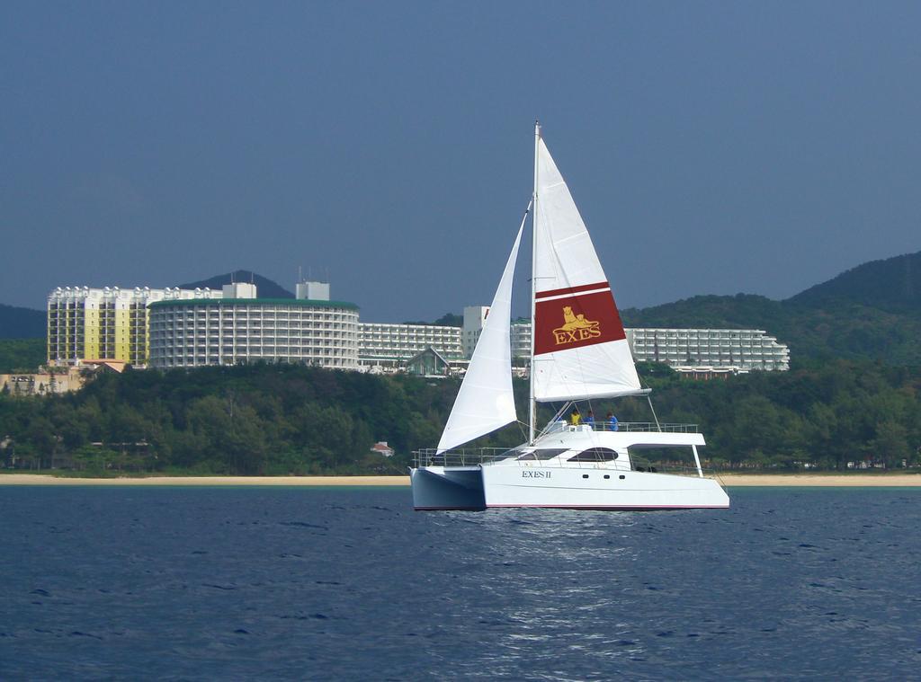 אונה Okinawa Kariyushi Beach Resort Ocean Spa מראה חיצוני תמונה