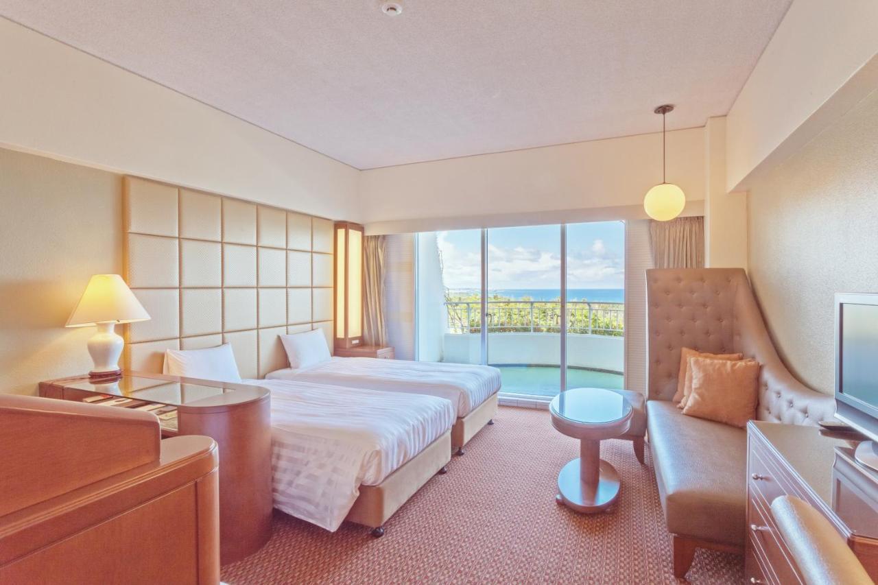 אונה Okinawa Kariyushi Beach Resort Ocean Spa מראה חיצוני תמונה