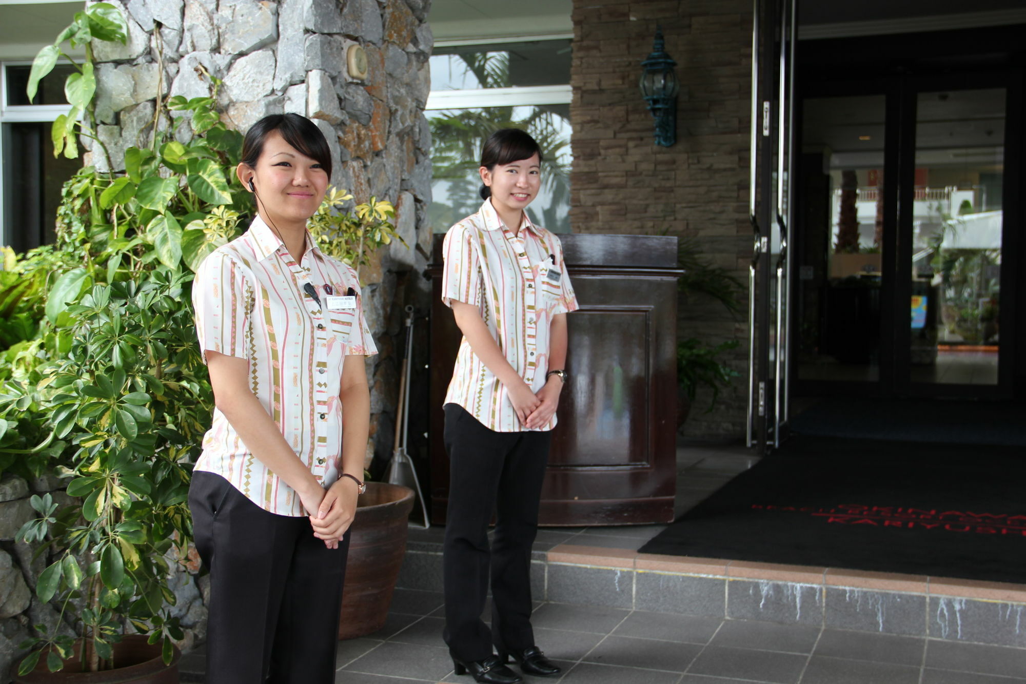 אונה Okinawa Kariyushi Beach Resort Ocean Spa מראה חיצוני תמונה